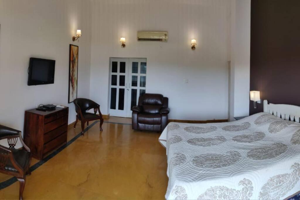 Villa Nazuri W Caretaker Candolim Exterior photo